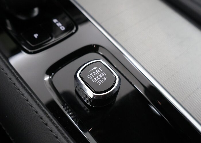 Volvo XC90 2.0 T8 Recharge AWD Core Bright