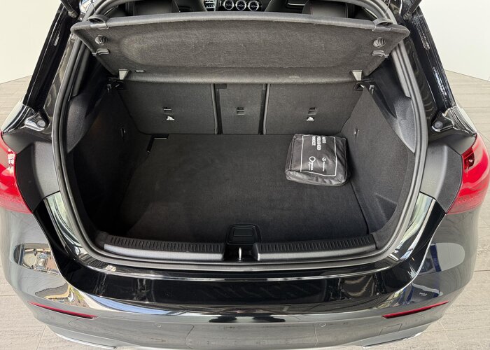 Mercedes-Benz A-Klasse 180 Business Solution AMG