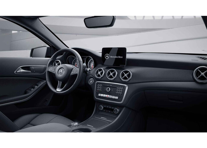 Mercedes-Benz GLA 180 Business Solution Limited