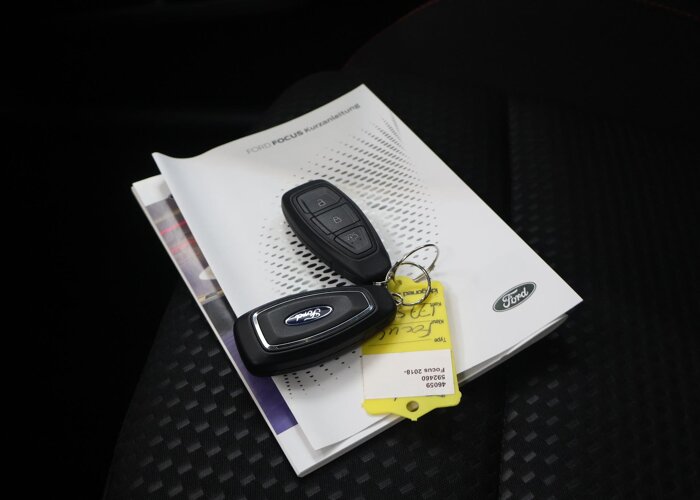 Ford Focus 1.0 EcoBoost Hybrid ST Line X