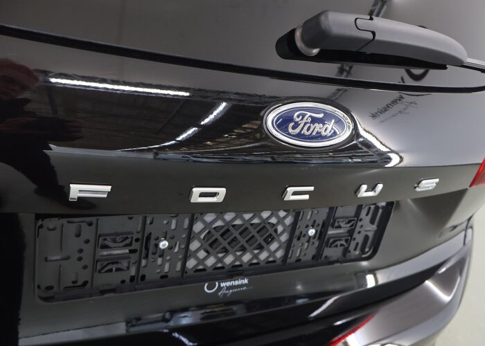 Ford Focus 1.0 EcoBoost Hybrid ST Line X