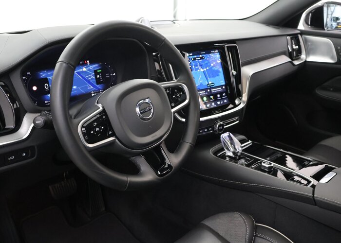 Volvo V60 2.0 T6 Plug-in hybrid AWD Ultra Dark