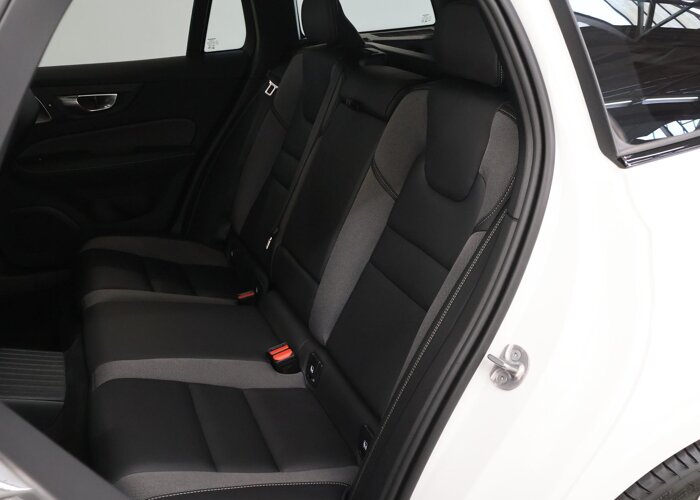 Volvo V60 2.0 T6 Plug-in hybrid AWD Ultra Dark