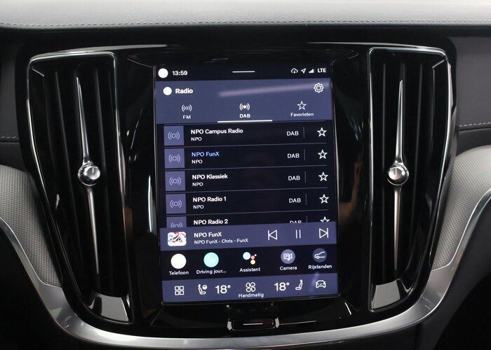 Volvo V60 2.0 T6 Plug-in hybrid AWD Ultra Dark