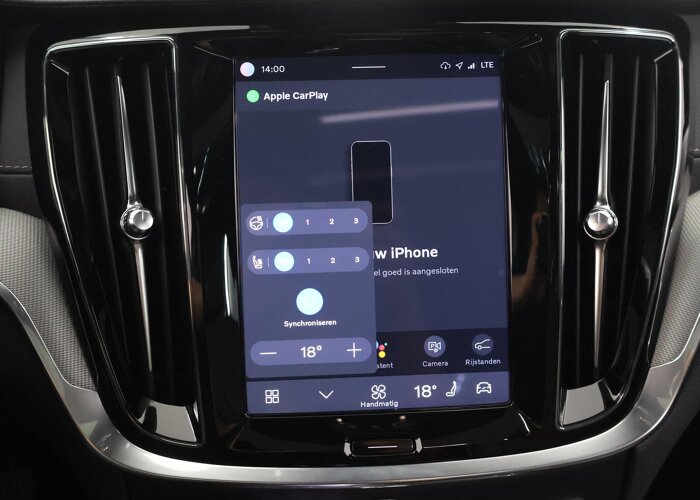 Volvo V60 2.0 T6 Plug-in hybrid AWD Ultra Dark
