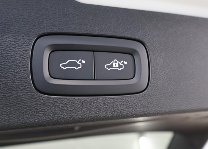 Volvo V60 2.0 T6 Plug-in hybrid AWD Ultra Dark