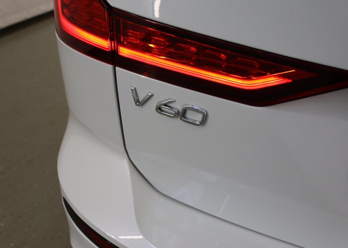 Volvo V60 2.0 T6 Plug-in hybrid AWD Ultra Dark