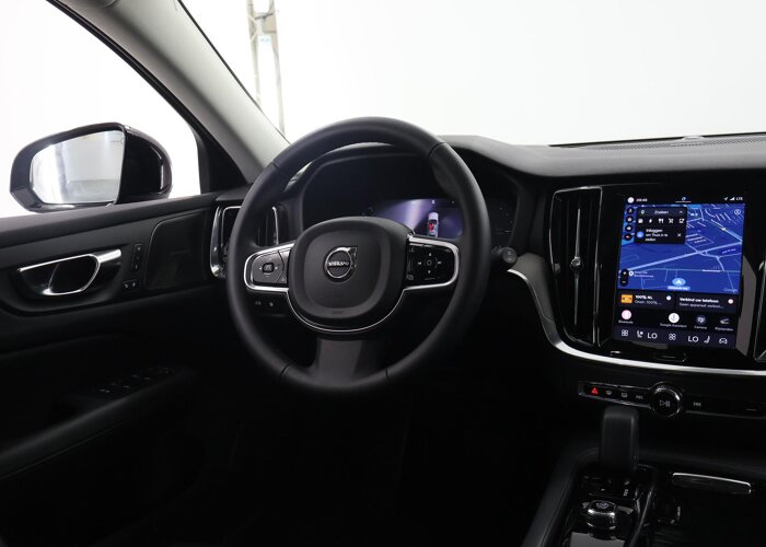 Volvo V60 2.0 T8 Plug-in hybrid AWD Ultra Dark