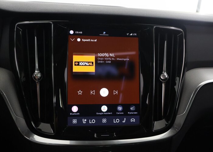 Volvo V60 2.0 T8 Plug-in hybrid AWD Ultra Dark