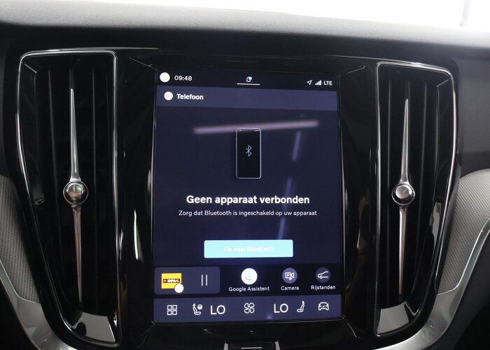 Volvo V60 2.0 T8 Plug-in hybrid AWD Ultra Dark