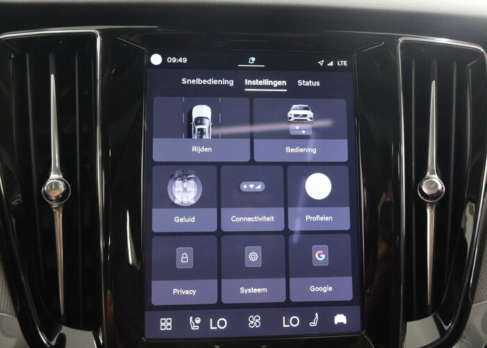 Volvo V60 2.0 T8 Plug-in hybrid AWD Ultra Dark