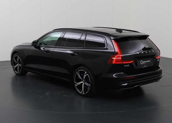 Volvo V60 2.0 T8 Plug-in hybrid AWD Ultra Dark