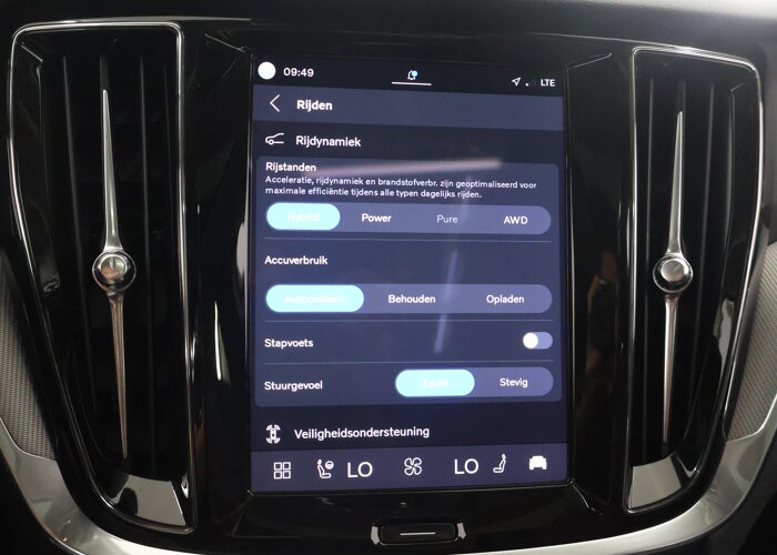 Volvo V60 2.0 T8 Plug-in hybrid AWD Ultra Dark