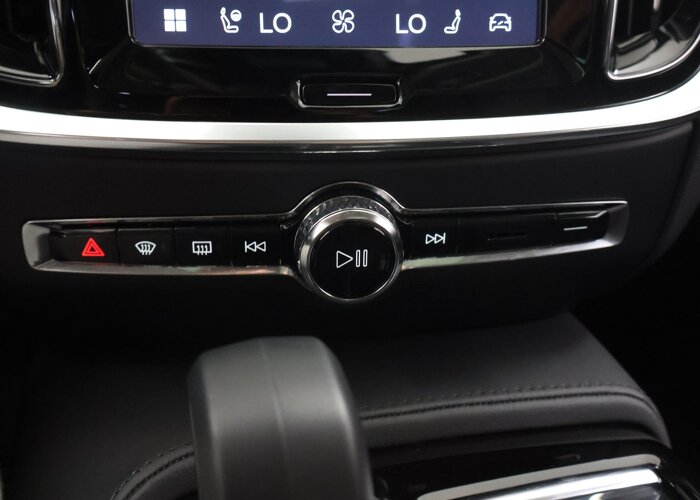 Volvo V60 2.0 T8 Plug-in hybrid AWD Ultra Dark