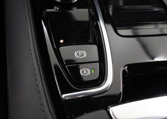 Volvo V60 2.0 T8 Plug-in hybrid AWD Ultra Dark