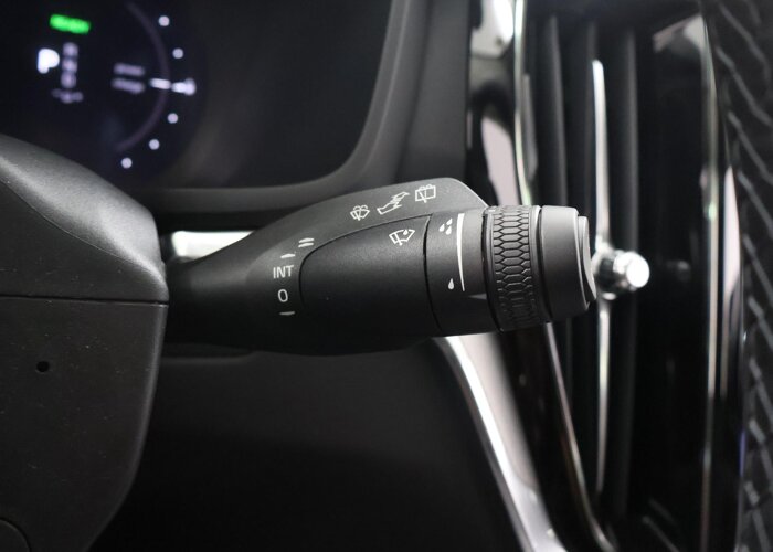 Volvo V60 2.0 T8 Plug-in hybrid AWD Ultra Dark