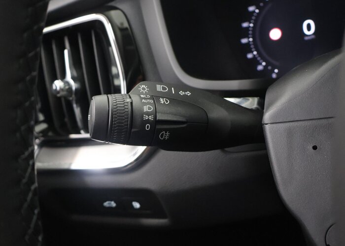 Volvo V60 2.0 T8 Plug-in hybrid AWD Ultra Dark