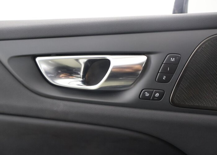 Volvo V60 2.0 T8 Plug-in hybrid AWD Ultra Dark