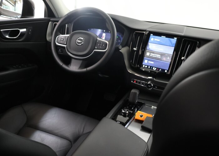 Volvo XC60 2.0 T6 Plug-in hybrid AWD Essential Bright