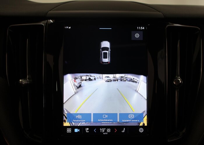 Volvo XC60 2.0 T6 Plug-in hybrid AWD Essential Bright