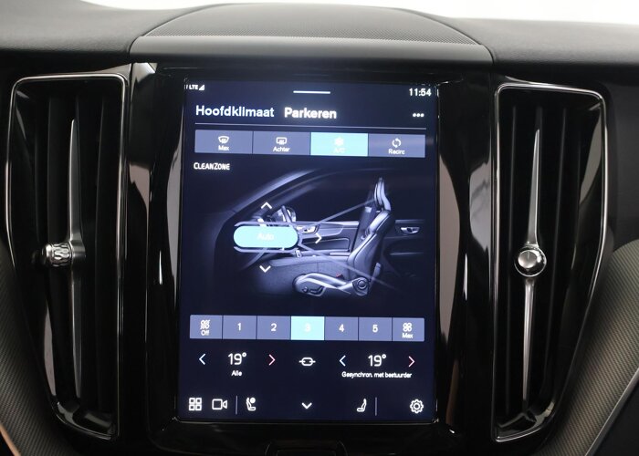 Volvo XC60 2.0 T6 Plug-in hybrid AWD Essential Bright