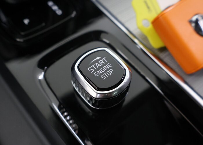 Volvo XC60 2.0 T6 Plug-in hybrid AWD Essential Bright