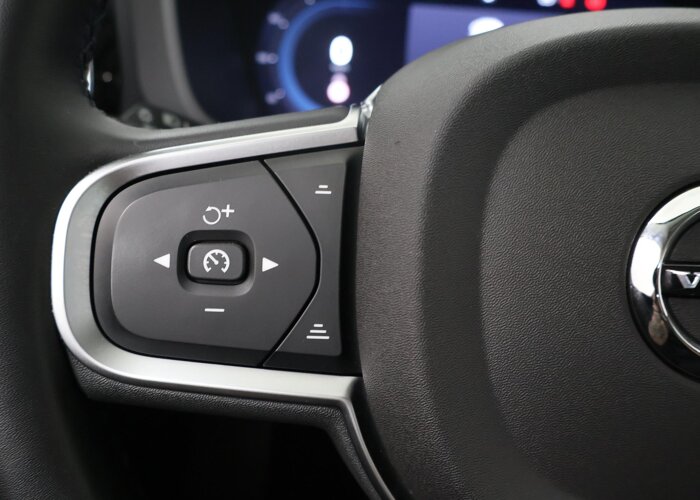 Volvo XC60 2.0 T6 Plug-in hybrid AWD Essential Bright