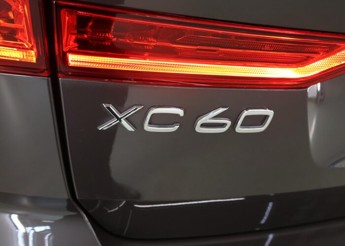 Volvo XC60 2.0 T6 Plug-in hybrid AWD Essential Bright