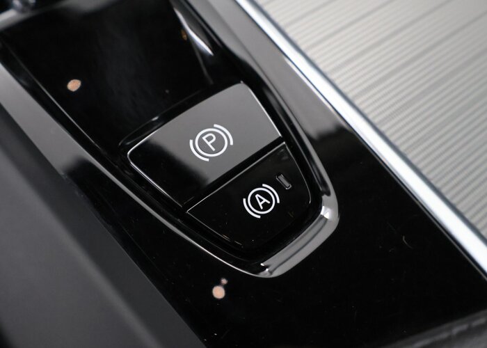 Volvo XC60 2.0 T6 Plug-in hybrid AWD Plus Dark