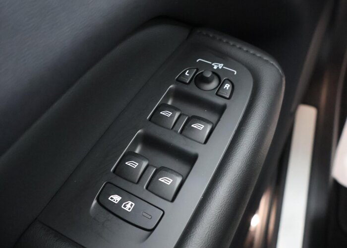 Volvo XC60 2.0 T6 Plug-in hybrid AWD Plus Dark
