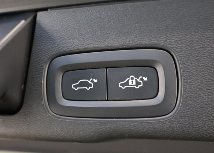Volvo XC60 2.0 T6 Plug-in hybrid AWD Plus Dark