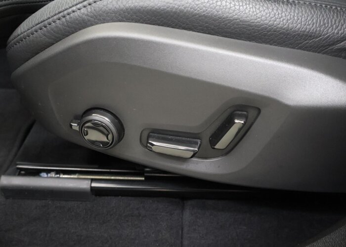 Volvo XC60 2.0 T8 Plug-in hybrid AWD Plus Dark