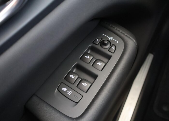 Volvo XC60 2.0 T8 Plug-in hybrid AWD Plus Dark