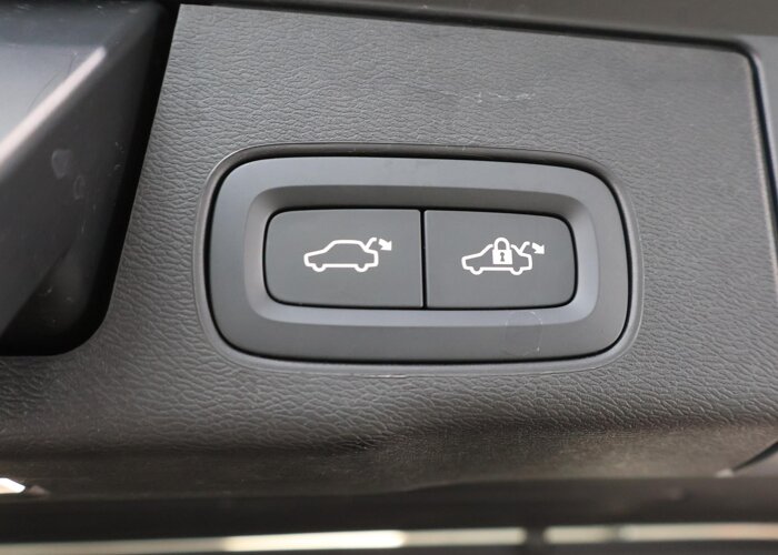 Volvo XC60 2.0 T8 Plug-in hybrid AWD Plus Dark