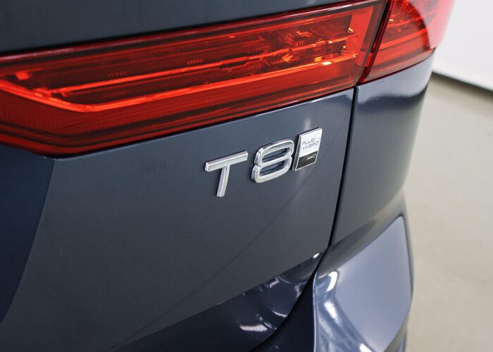 Volvo XC60 2.0 T8 Plug-in hybrid AWD Plus Dark
