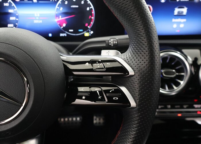 Mercedes-Benz A-Klasse 180 Star Edition AMG Line
