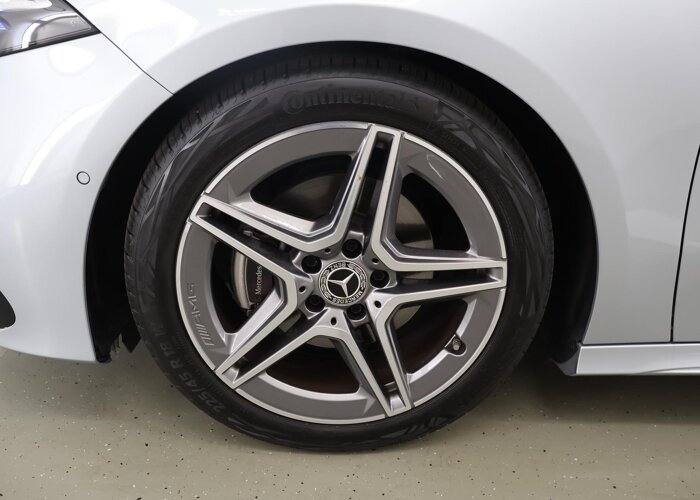 Mercedes-Benz A-Klasse 180 Star Edition AMG Line