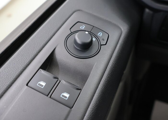 Ford Transit Custom 340 | 2.5 PHEV | L2 H1 | TREND | 9-PERSOONS |