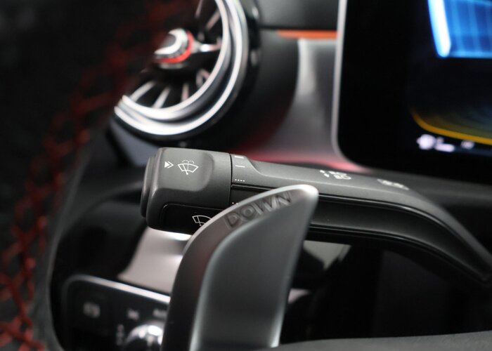Mercedes-Benz CLA-Klasse AMG 35 4MATIC Premium Plus