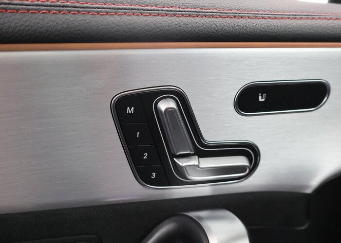 Mercedes-Benz CLA-Klasse AMG 35 4MATIC Premium Plus