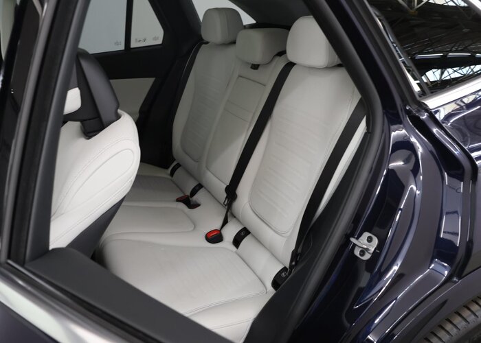Mercedes-Benz GLC 300e 4MATIC AMG Line