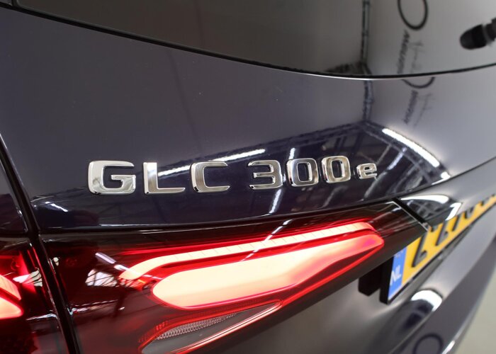 Mercedes-Benz GLC 300e 4MATIC AMG Line