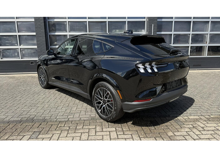 Ford Mustang Mach-E Extended Premium RWD 88 kWh
