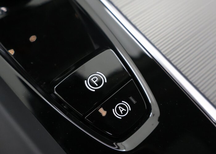 Volvo XC60 2.0 T8 Plug-in hybrid AWD Ultra Dark