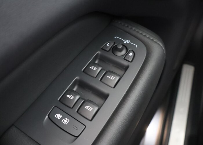 Volvo XC60 2.0 T8 Plug-in hybrid AWD Ultra Dark