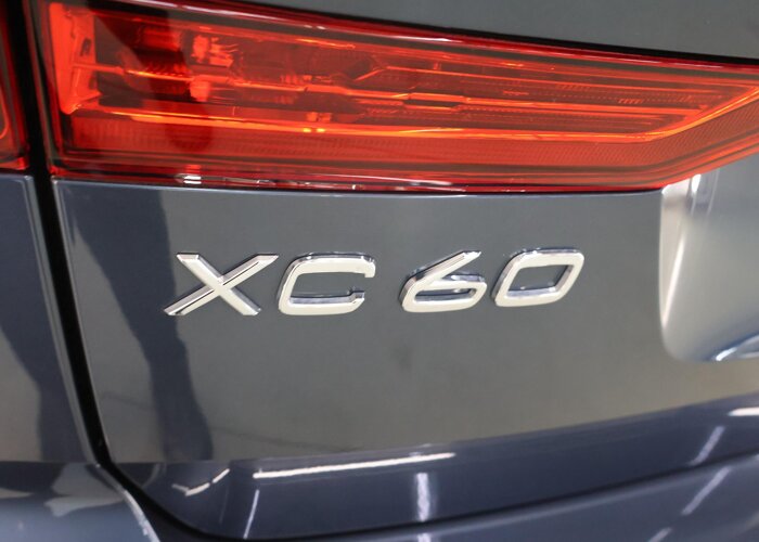 Volvo XC60 2.0 T8 Plug-in hybrid AWD Ultra Dark