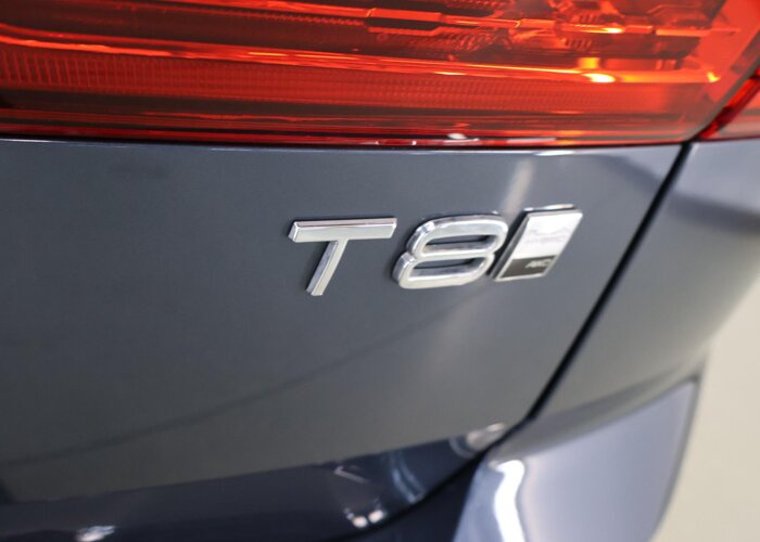 Volvo XC60 2.0 T8 Plug-in hybrid AWD Ultra Dark