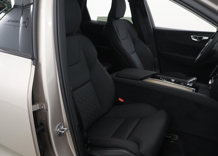 Volvo XC60 2.0 T8 Plug-in hybrid AWD Plus Dark