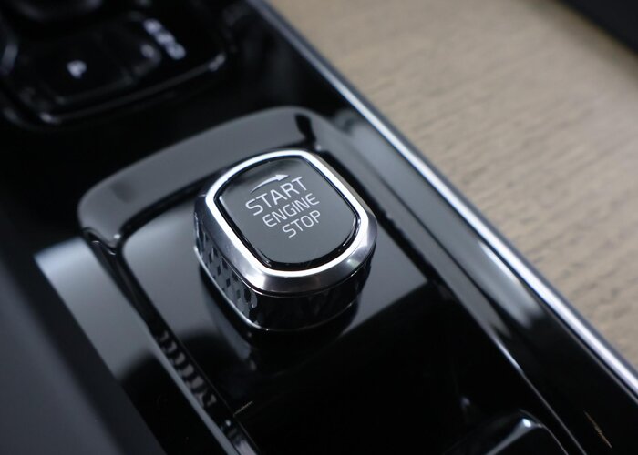 Volvo XC60 2.0 T8 Plug-in hybrid AWD Plus Dark