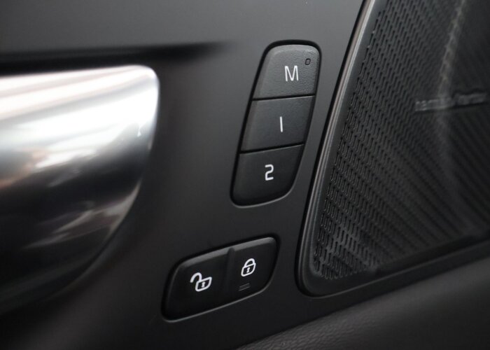 Volvo XC60 2.0 T8 Plug-in hybrid AWD Plus Dark